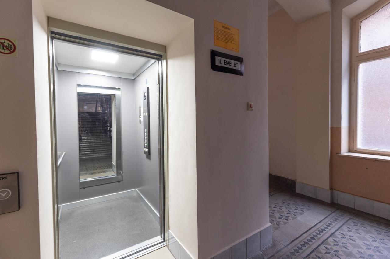 Wiky'S Apartman With 3Bathrooms Budapest Luaran gambar